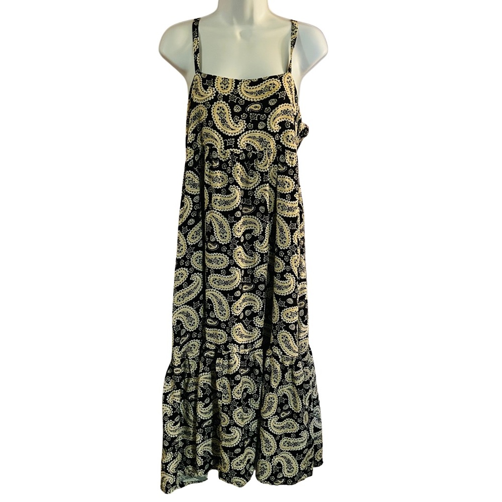 Carly Jean Black and Cream Paisley Dress